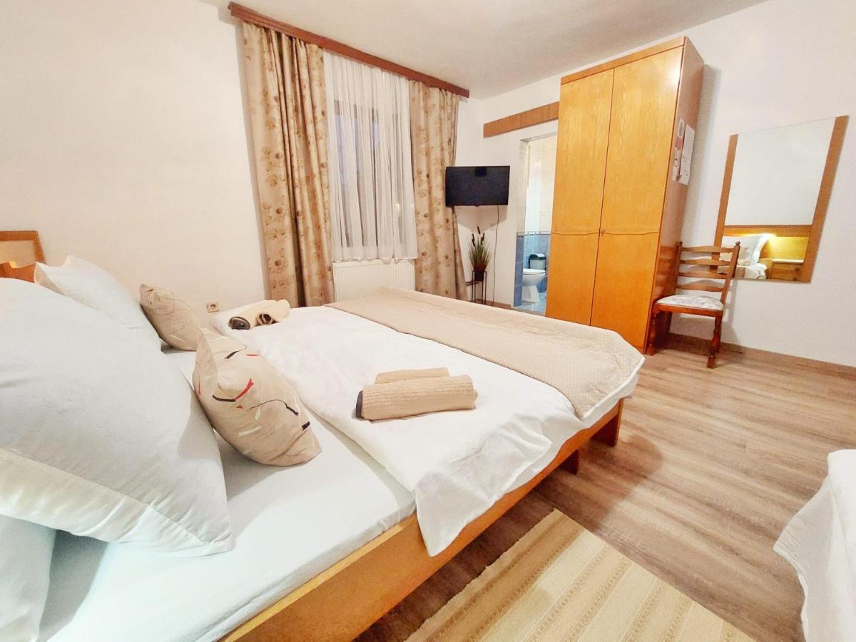 Отель Lazy Bear Езерца Экстерьер фото
