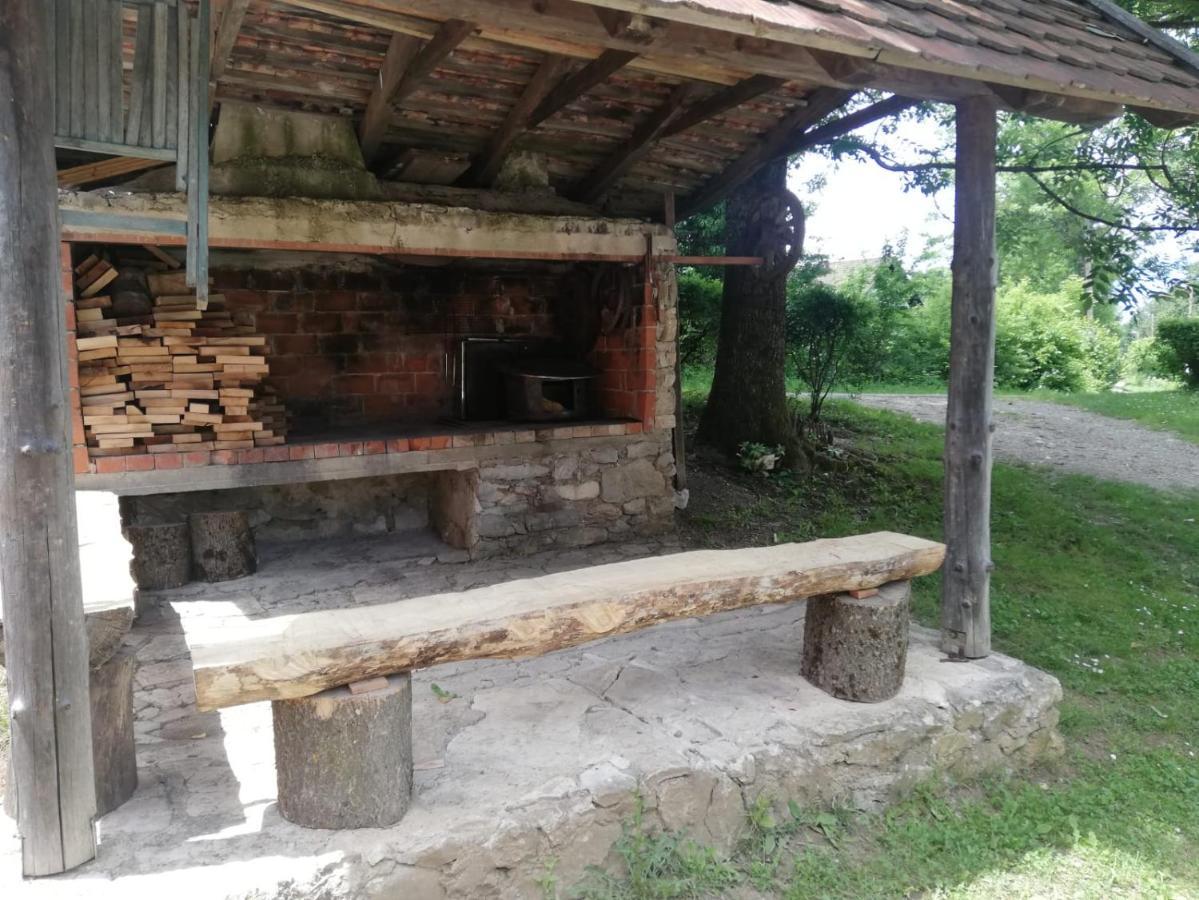 Отель Lazy Bear Езерца Экстерьер фото